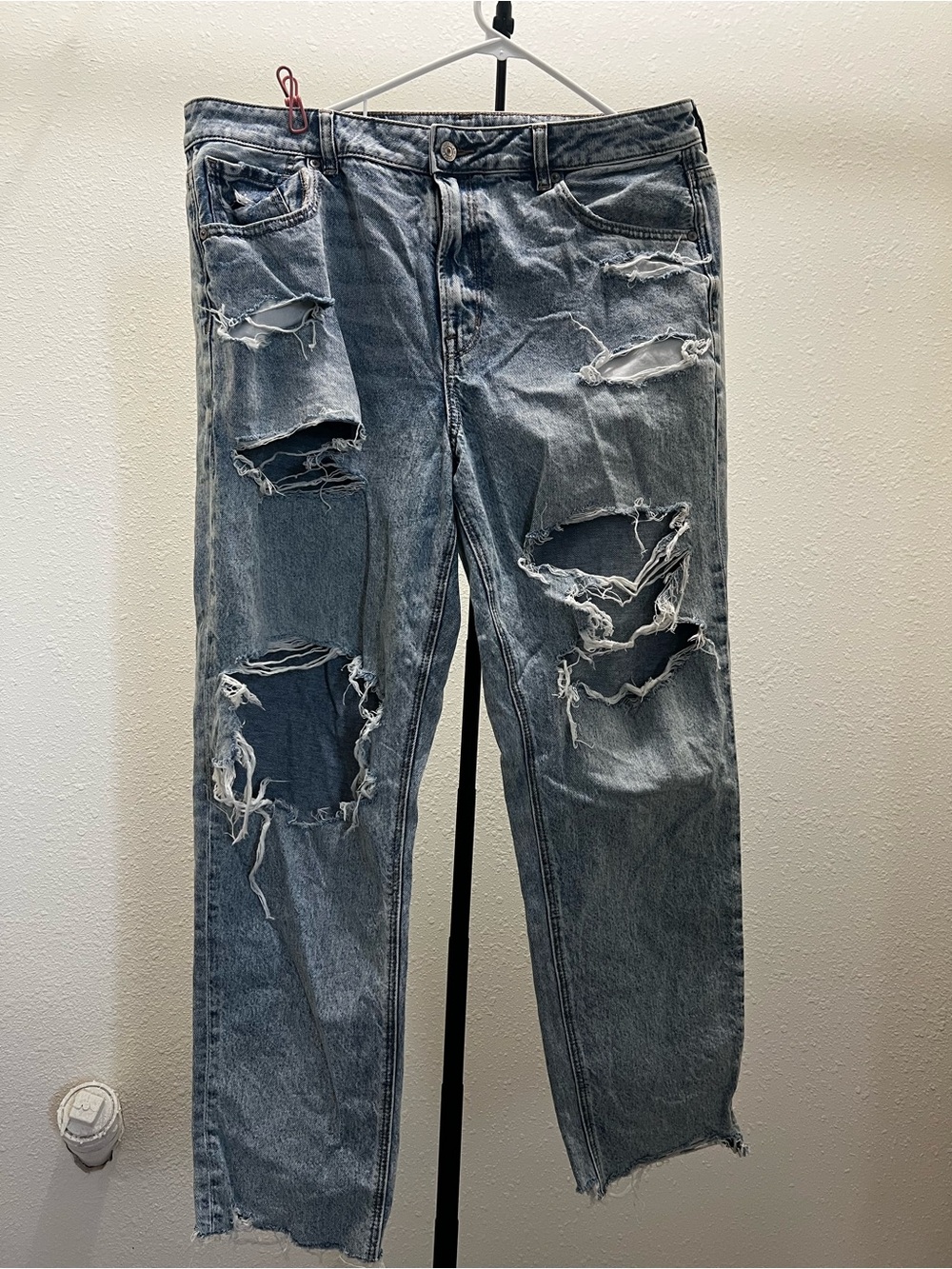 American Eagle Outfitters Women's Relaxed Distressed Jeans in Light Blue